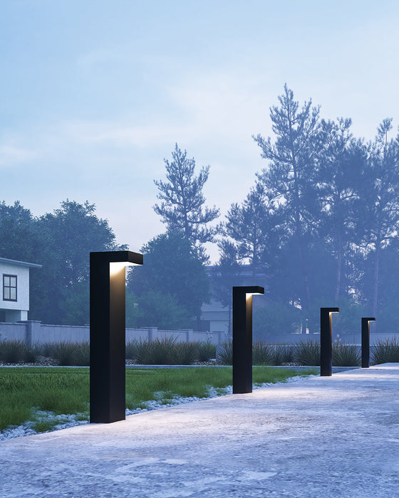 Evans LED Outdoor Bollard by Kuzco Lighting