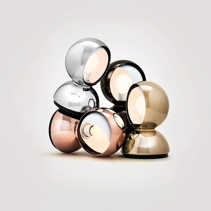 Eclisse Special Edition Table Lamp Display