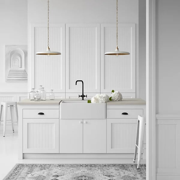 Modern Kitchen with Piatto Pendant-Hand Rubbed Antique Brass / Plaster White 