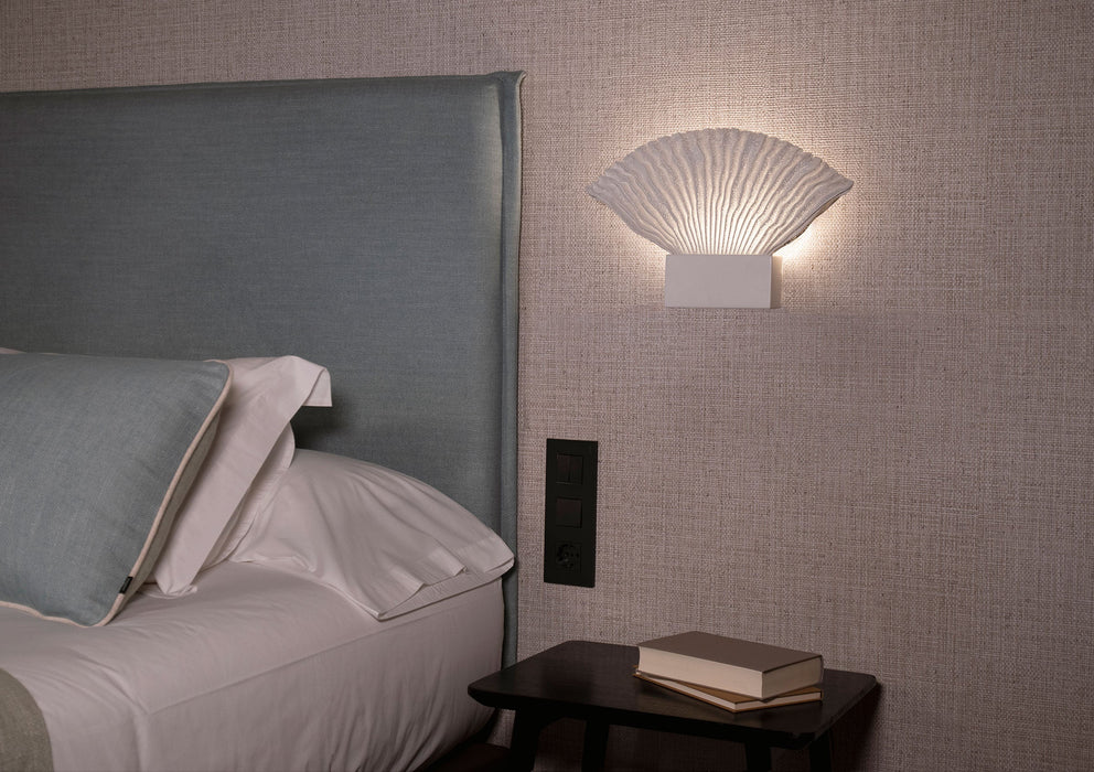 a-emotional light Venus Wall Sconce