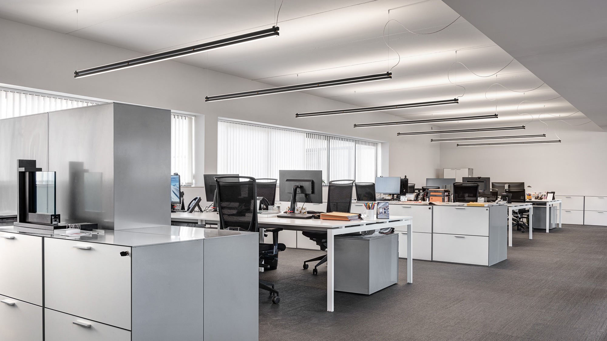 Duplo Up/Downlight Linear Pendant