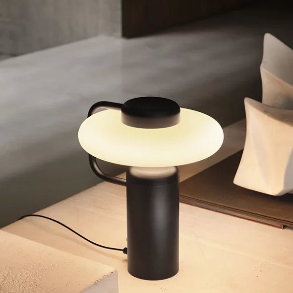 KDLN Tratto LED Table Lamp