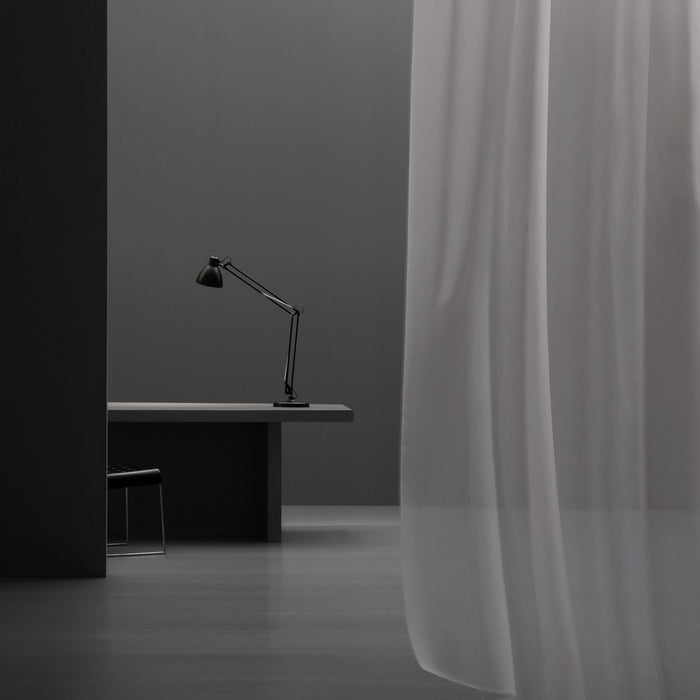 Leucos JJ Small Desk Lamp