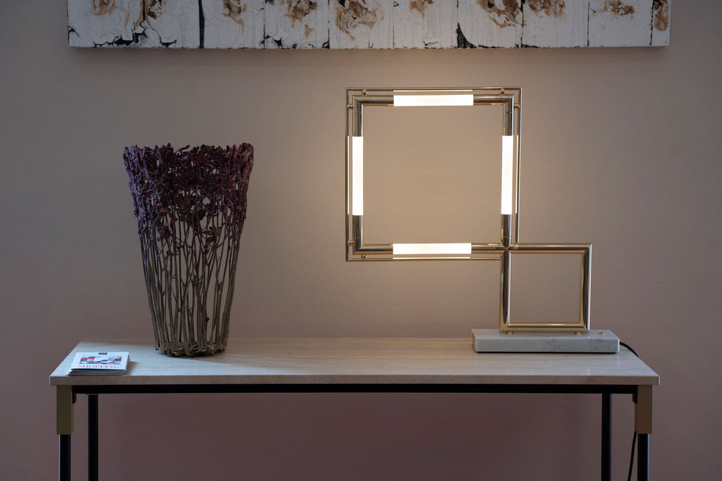 Lumen Center Italia Quadro Table