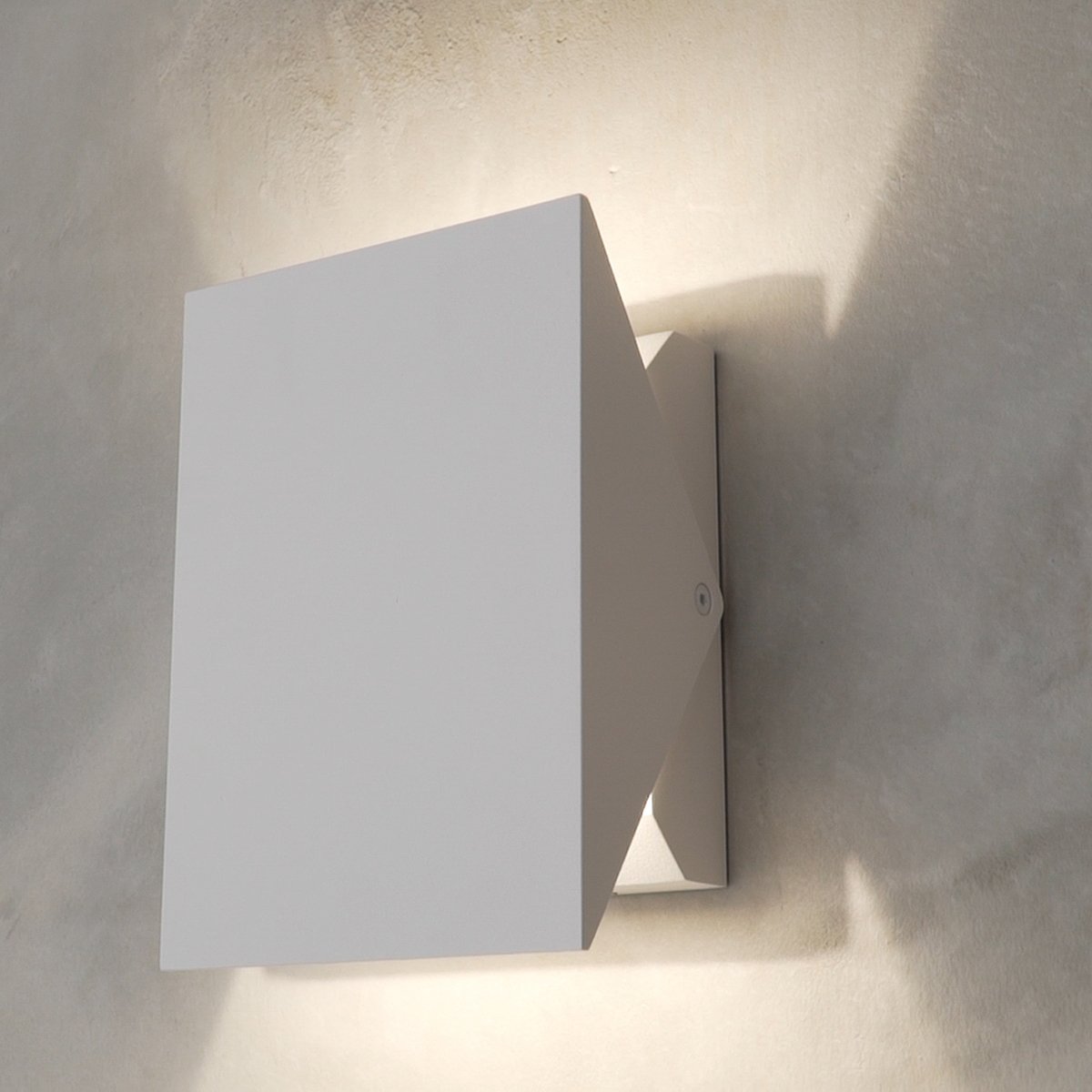 Alumilux AL LED Outdoor Wall Sconce E41333 - Display