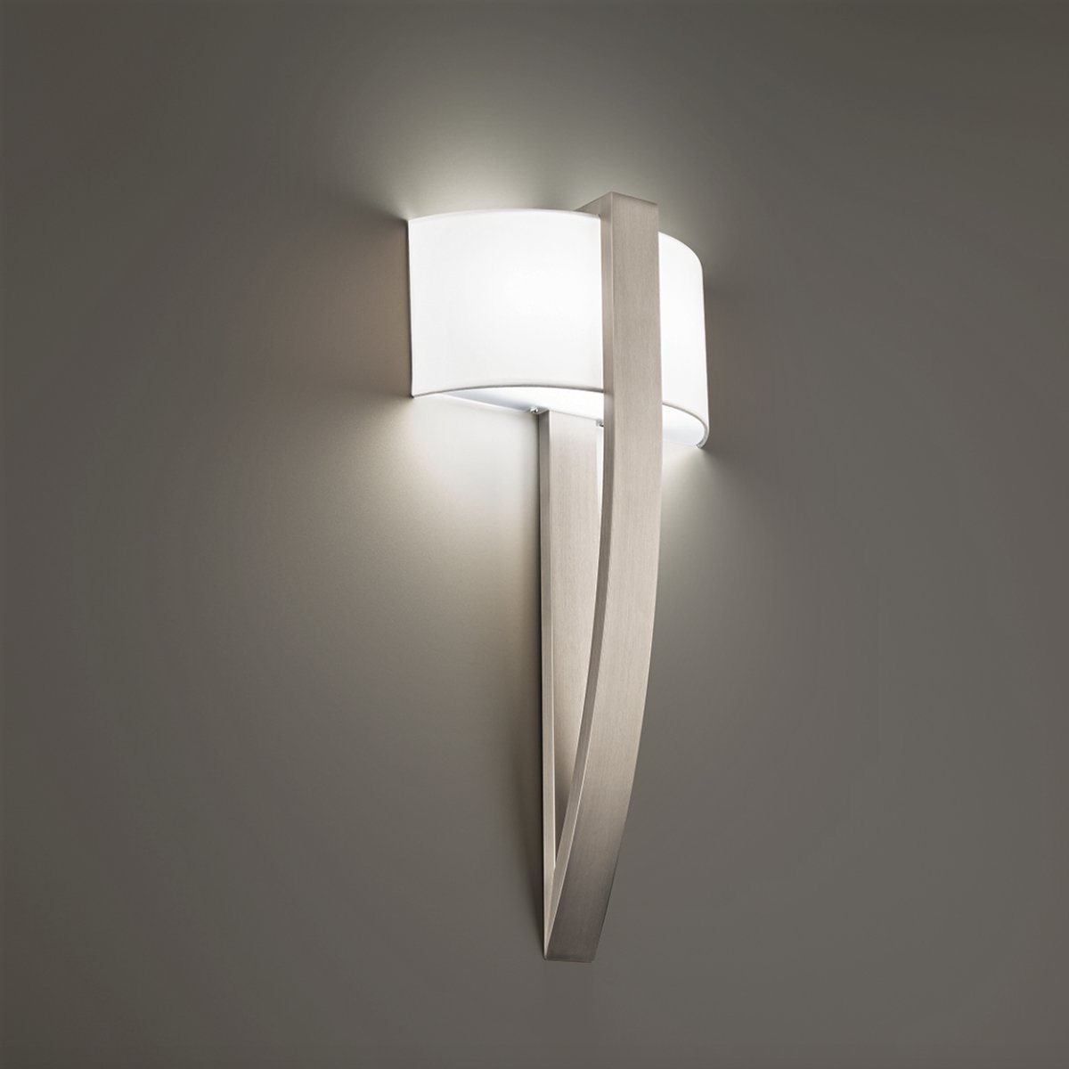 Curvana Wall Sconce - Display