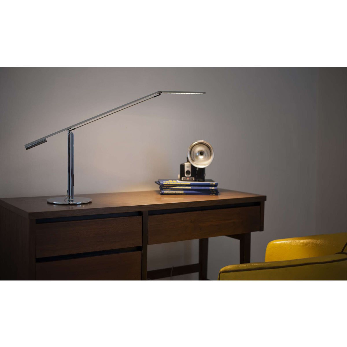 Equo LED Desk Lamp Display - Display