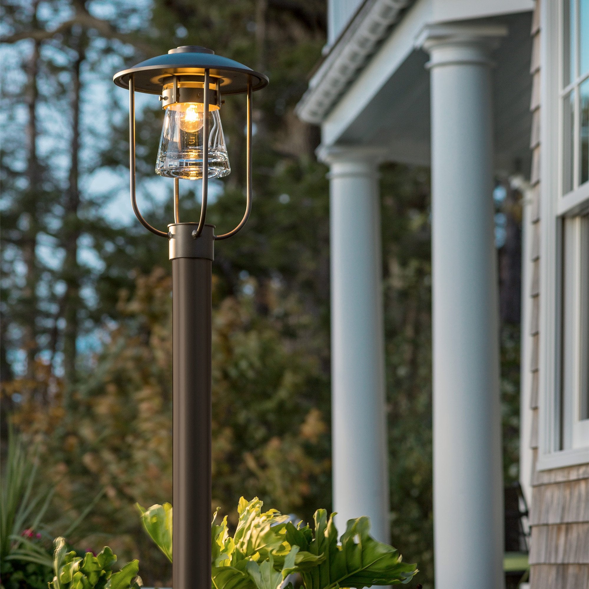 Erlenmeyer Outdoor Post Light - Display