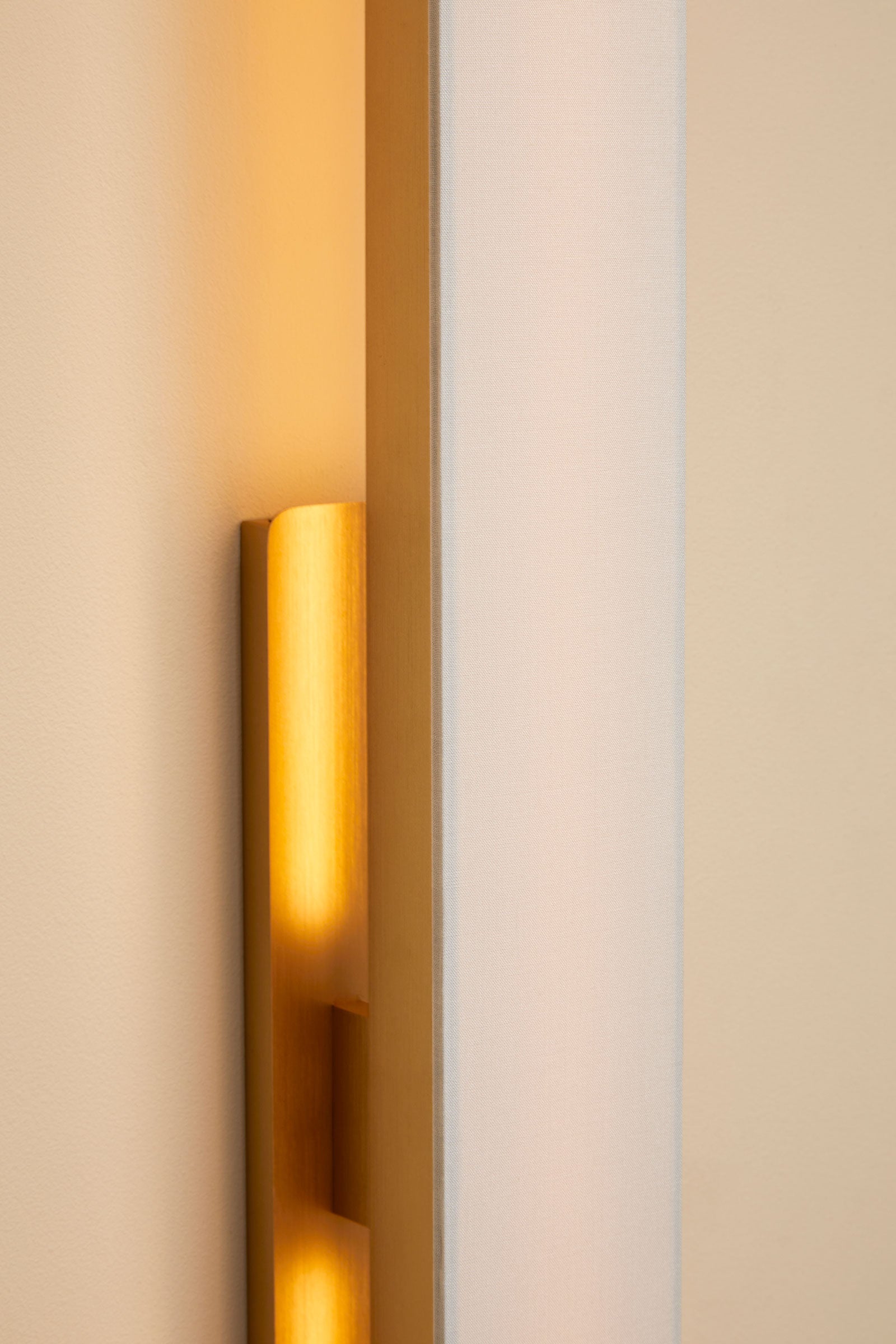 Fly Vela LED Wall Sconce - Detail