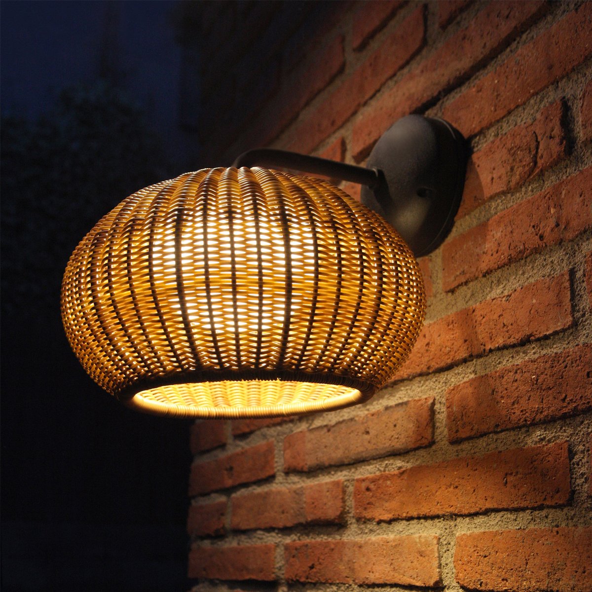 Garota 01 Outdoor LED Wall Sconce