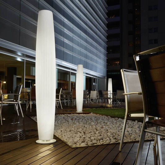 Maxi Outdoor Floor Lamp - Display