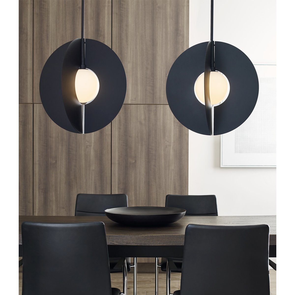 Orbel Round Grande Pendant - Display