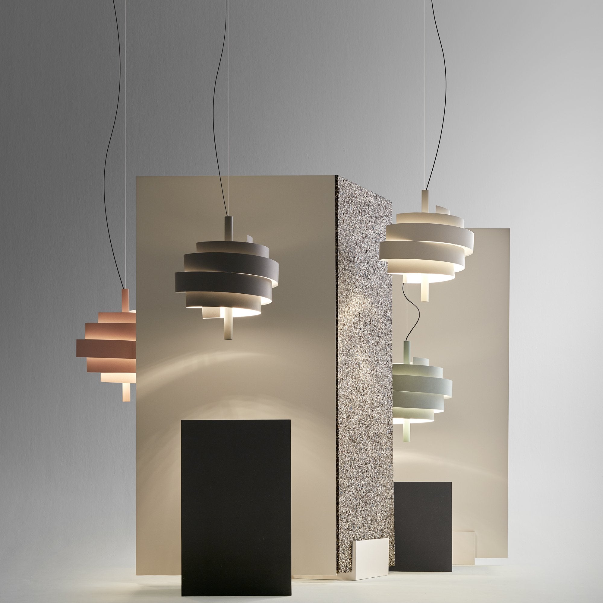 Piola LED Pendant - Display