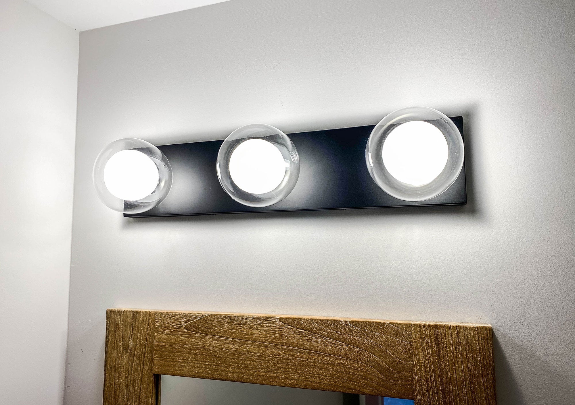 Pod Vanity Light - Display