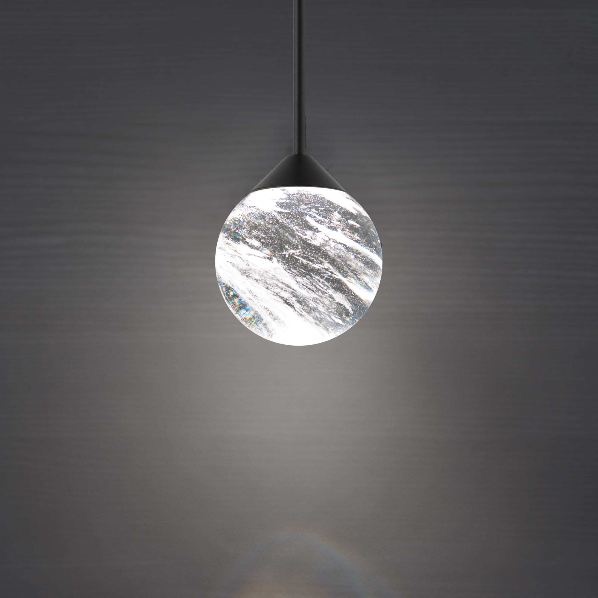 Quest LED Mini Pendant - Detail