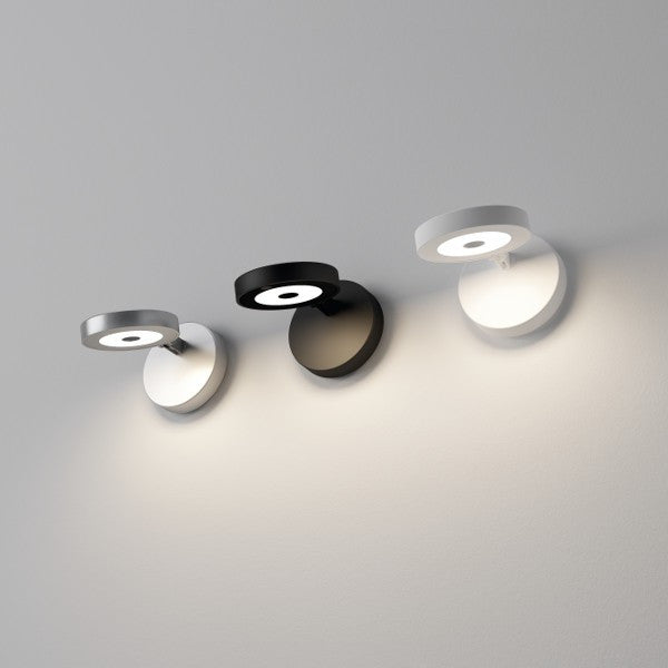 String H0 Wall Light