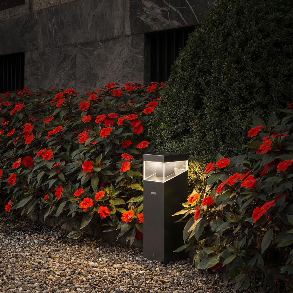 Tetragono Outdoor LED Bollard - Display