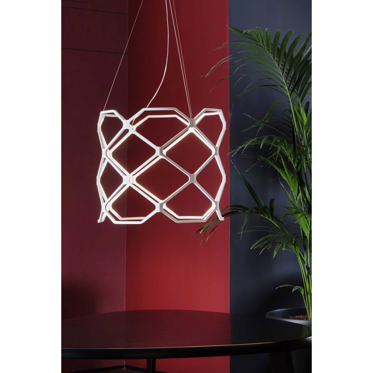 Titia Pendant - Display