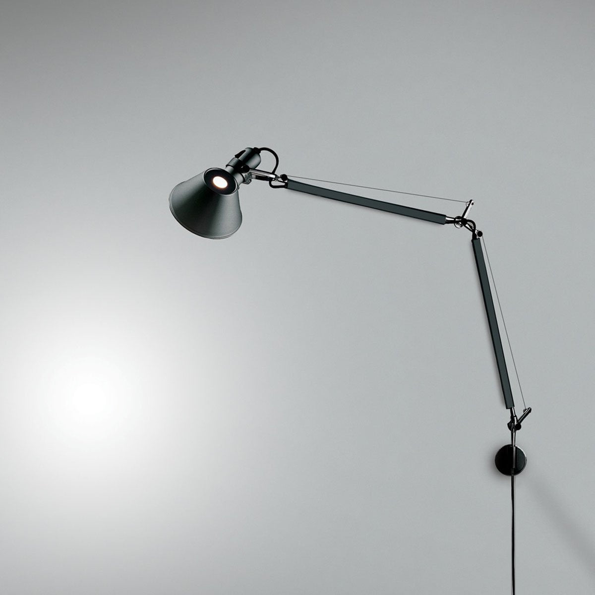 Tolomeo Classic Wall Lamp Plug-In - Black Finish