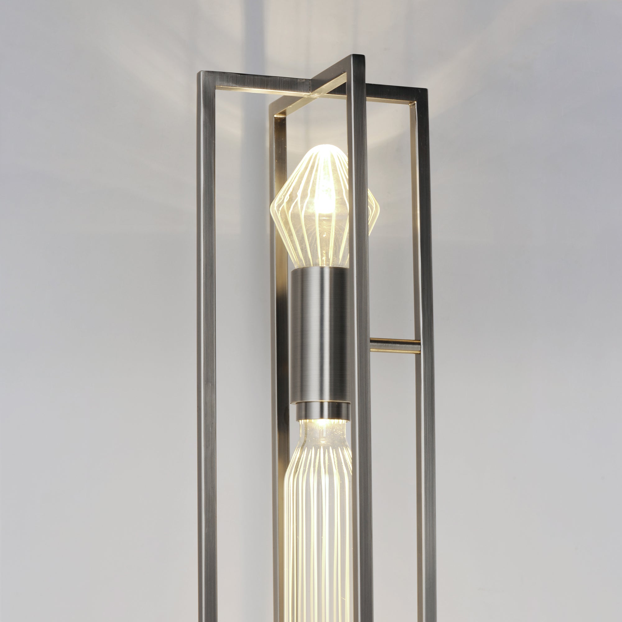 Zeppelin LED Floor Lamp Detail