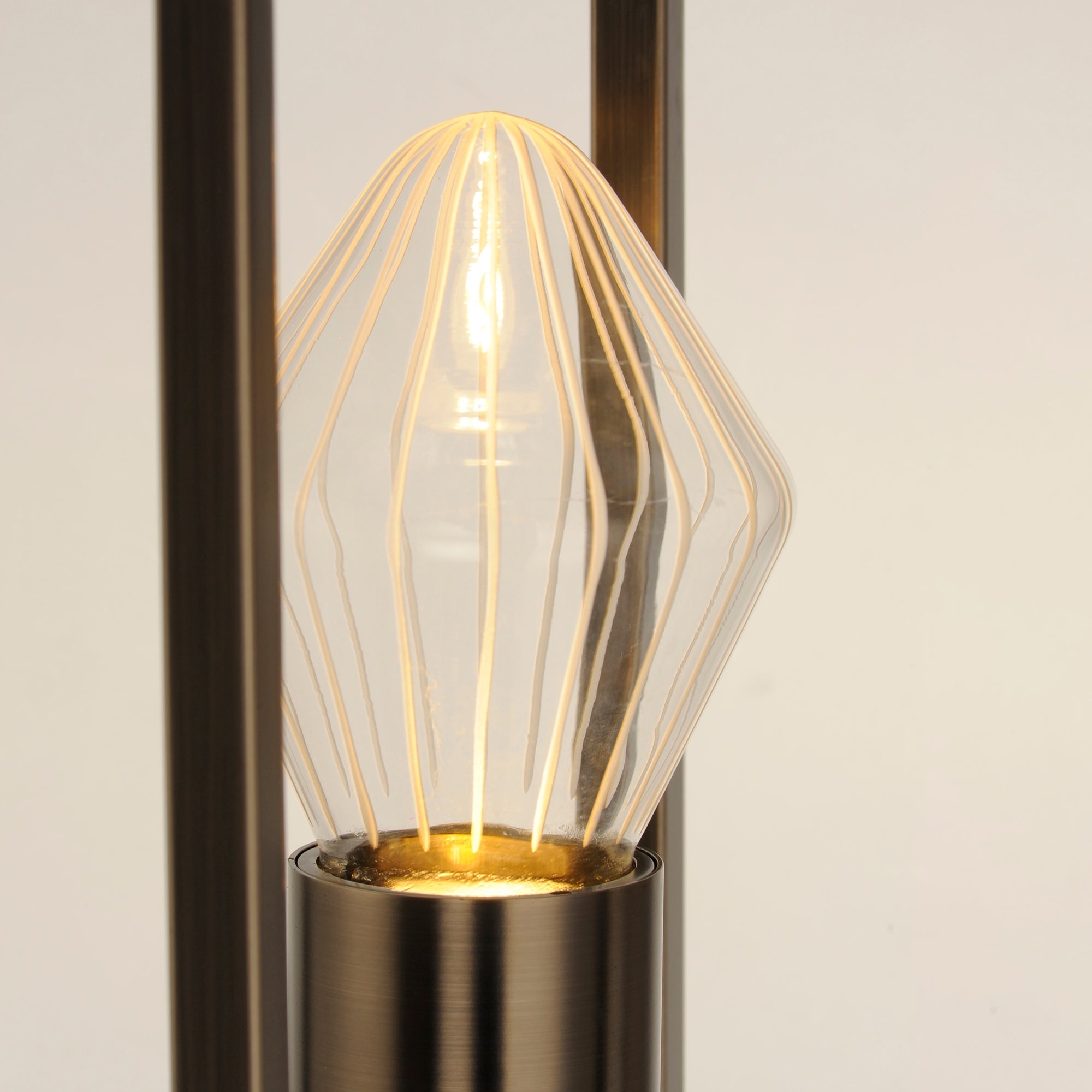 Zeppelin LED Floor Lamp Detail